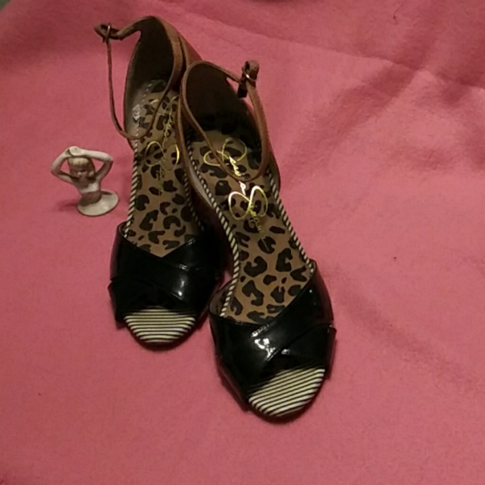 Jessica Simpson's ladies Peep toe shoes